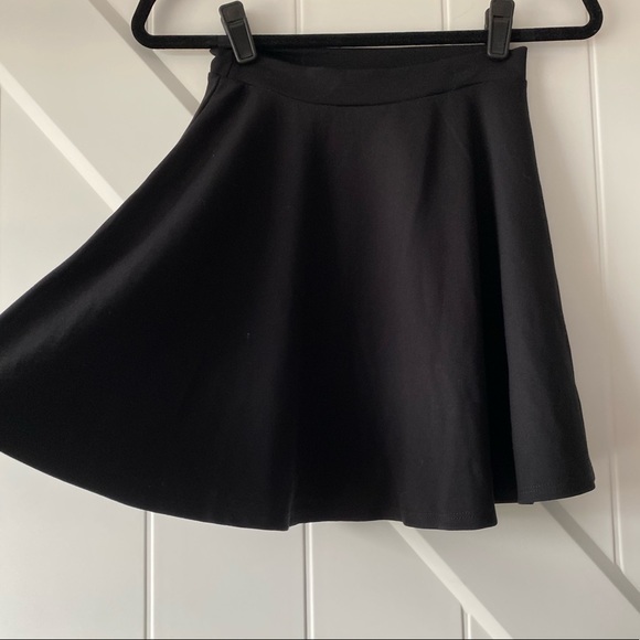 CHARLOTTE RUSSE | Skirt - Picture 2 of 5